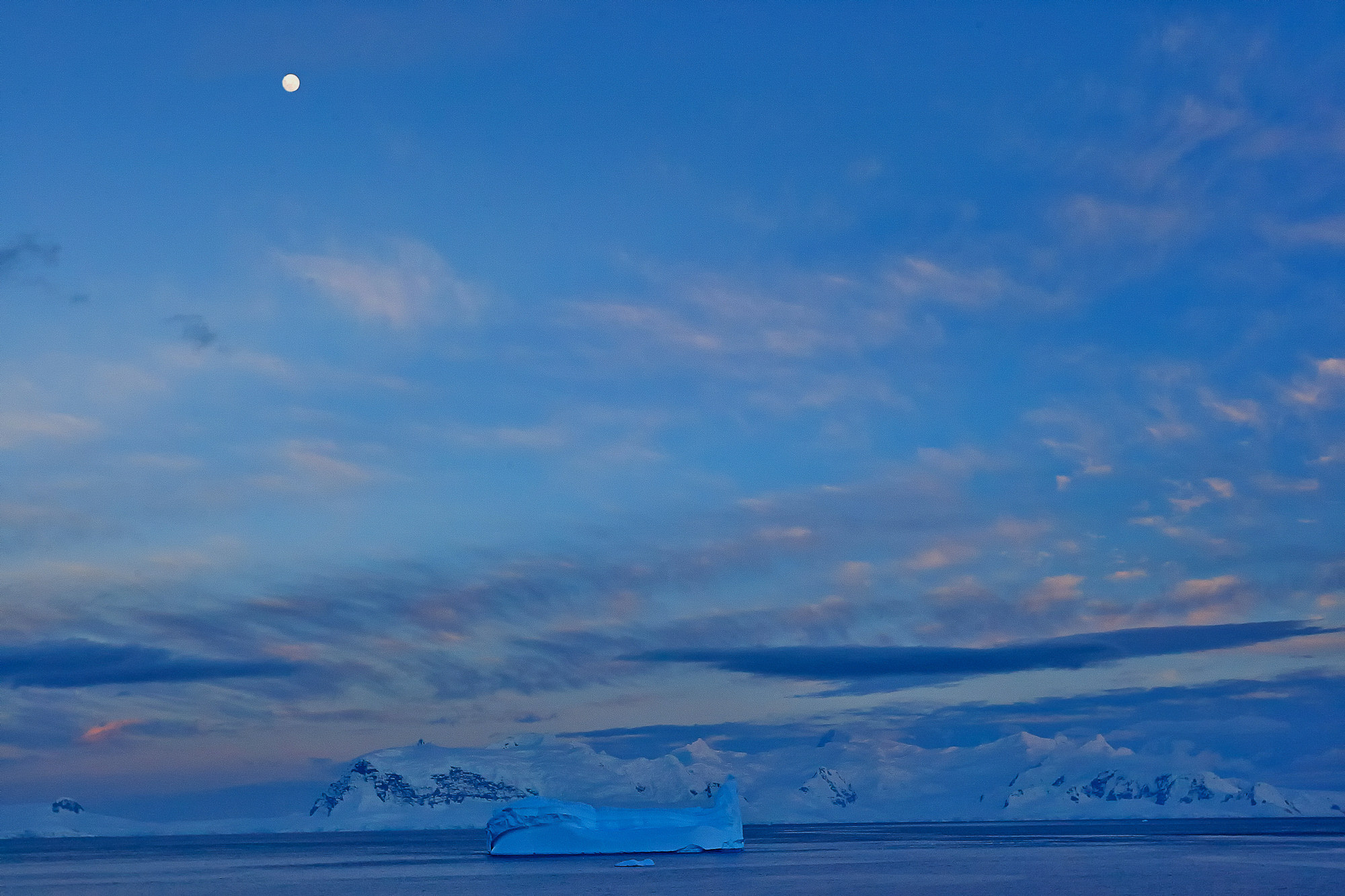 Morgenstimmung vor Ronge Island, Mount Britannia