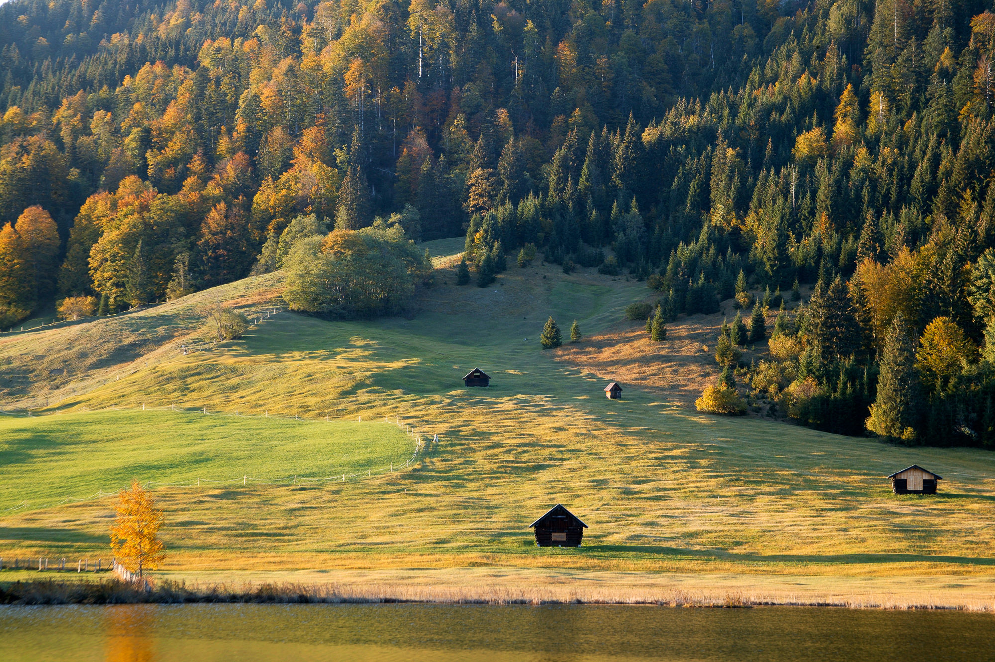 Herbst am Geroldsee bei Mittenwald